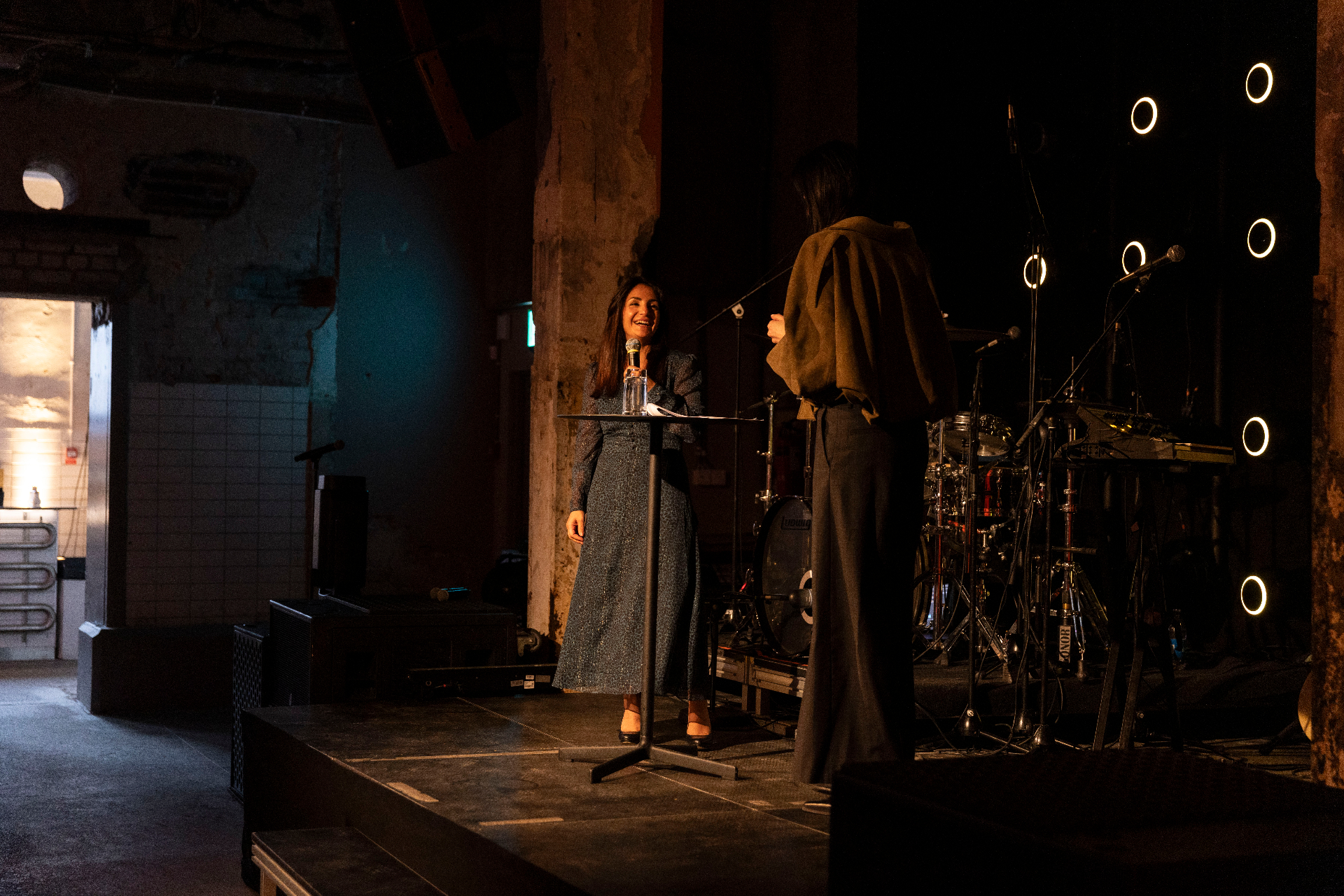 Parisa Liljestrand on stage in conversation with Daniella Waldfogel